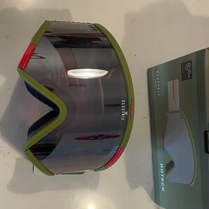 Electric Roteck Matte Evergreen and Silver